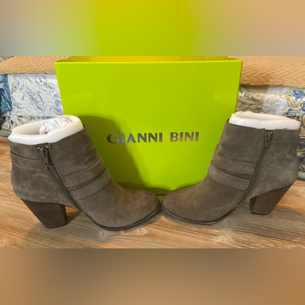 Gianni Bini Westonn
Boots Size 9